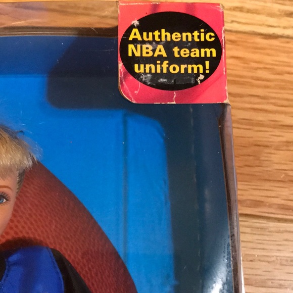 NBA Barbie knicks collectible New in box 1998 - Picture 8 of 10